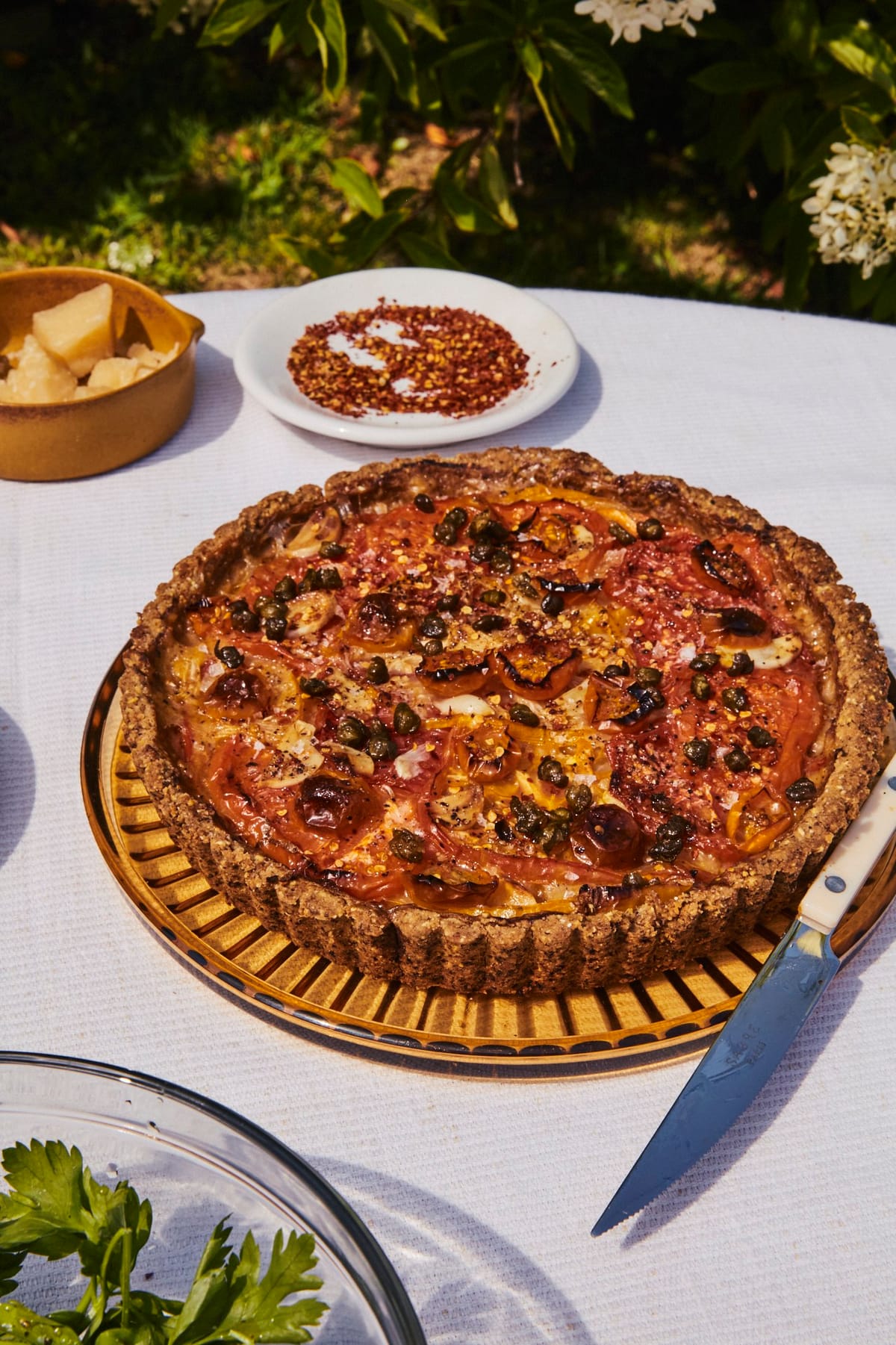 Tomato Tart with Garlic and Capers